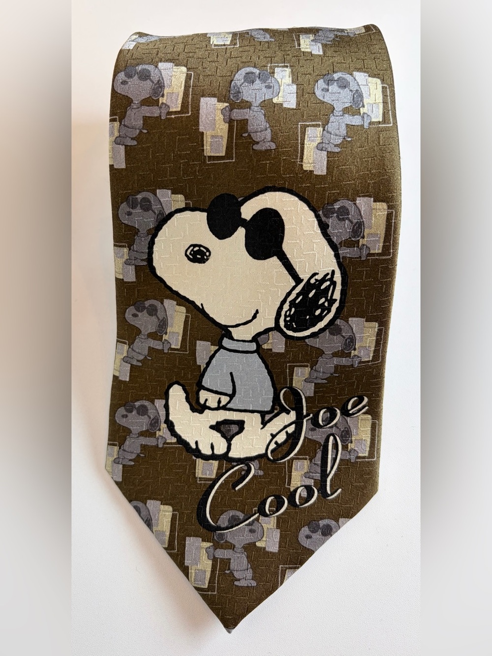 Peanuts 50th Celebration “Joe Cool” Men’s Necktie - Olive | 100% Silk